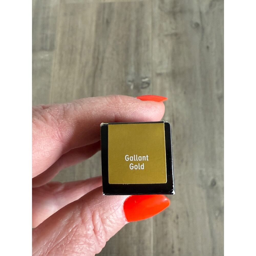 IT Cosmetics Superhero No Tug Eyeshadow Stick Gallant Gold Brand New